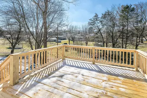 345 Eagle Bluff Rd, Jacksboro, TN 37757 photo 4