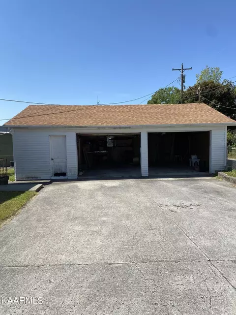 312 E 2nd Ave, Oneida, TN 37841 photo 17
