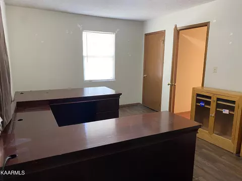312 E 2nd Ave, Oneida, TN 37841 photo 5