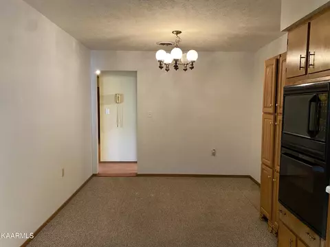 312 E 2nd Ave, Oneida, TN 37841 photo 7