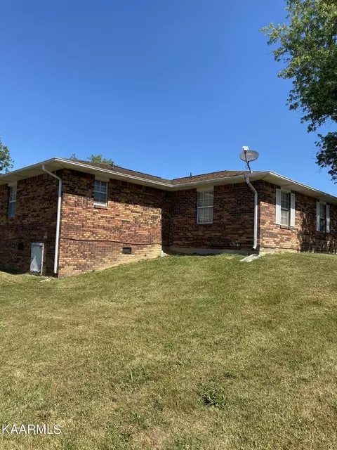 312 E 2nd Ave, Oneida, TN 37841 photo 19