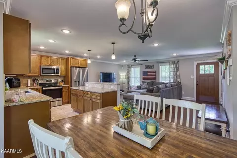 6643 Ruby June Ln, Corryton, TN 37721 photo 3