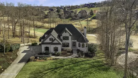 120 Wedgewood Dr, Lenoir City, TN 37772