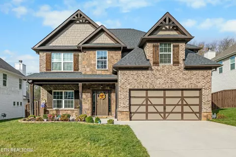 9939 Hummingbird Ln, Knoxville, TN 37923