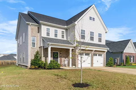 209 E Glenview Dr, Lenoir City, TN 37771