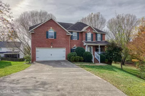 1200 Emerald Forest Ln, Powell, TN 37849