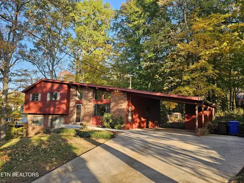 20 Clark Pl, Oak Ridge, TN 37830