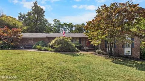 233 Crowfield Rd, Knoxville, TN 37922