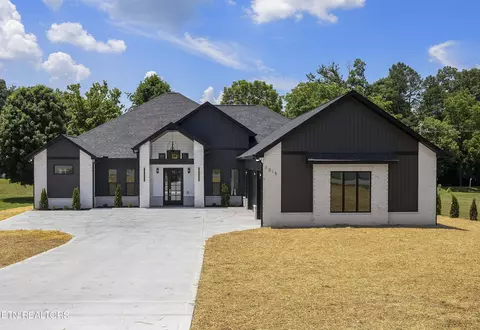 7515 Washington Pike, Corryton, TN 37721