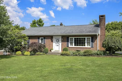 1626 Linda Ln, Maryville, TN 37803