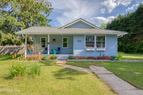 311 Russell Rd, Rockford, TN 37853