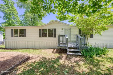 2825 New Blockhouse Rd, Maryville, TN 37803