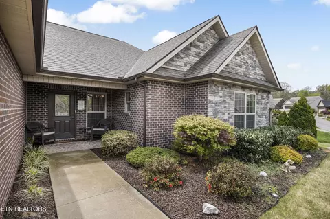 511 Conner Ln, Lenoir City, TN 37772