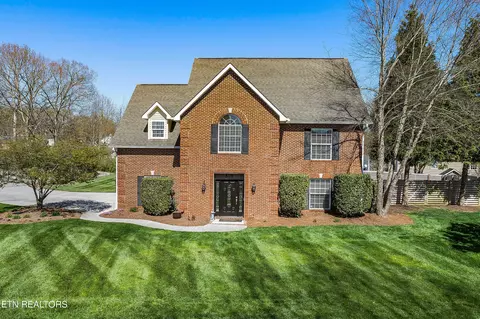 808 Tanner Ln, Knoxville, TN 37919