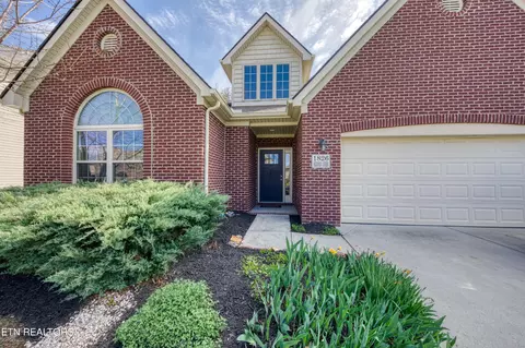 1826 Hidden Deer Ln, Knoxville, TN 37922