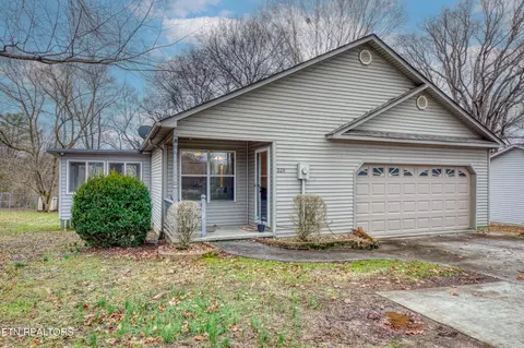 229 Brown School Rd, Maryville, TN 37804