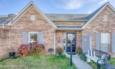 408 Willow Bend Dr, Loudon, TN 37774