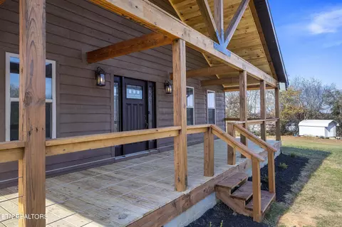 2784 Maplecrest Ln, Sevierville, TN 37876