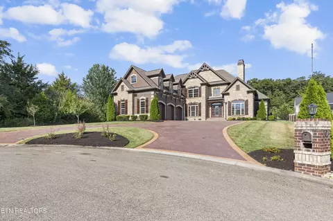 104 Round Hill Pt, Oak Ridge, TN 37830