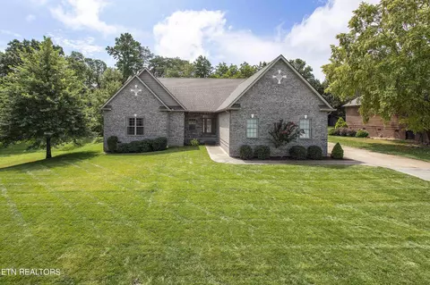 1643 Inverness Dr, Maryville, TN 37801