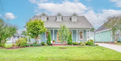 131 Manhattan Ave, Oak Ridge, TN 37830