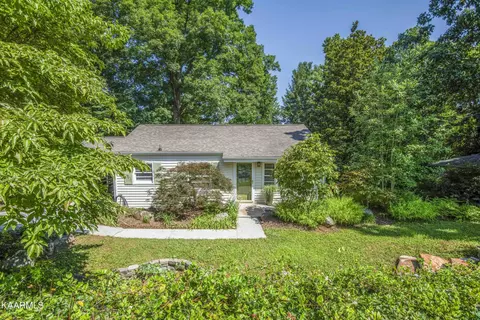 7031 Nubbin Ridge Dr, Knoxville, TN 37919