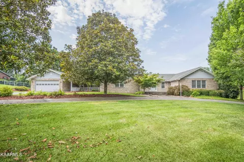 3014 Sugarwood Dr, Kodak, TN 37764