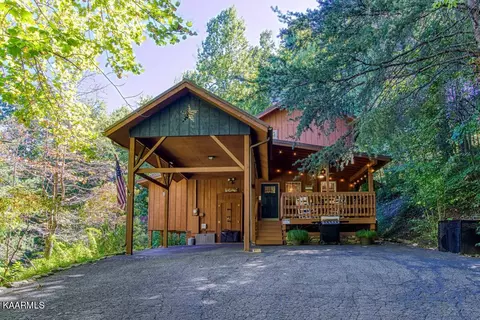 515 Patterson Ln, Gatlinburg, TN 37738