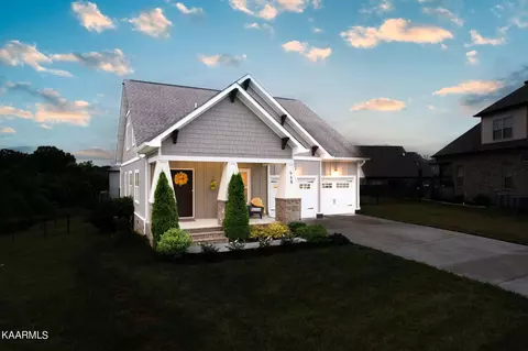 668 Karch Dr, Maryville, TN 37803