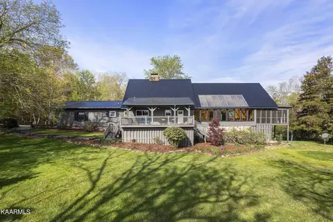 2532 Jones Rd, Lenoir City, TN 37771