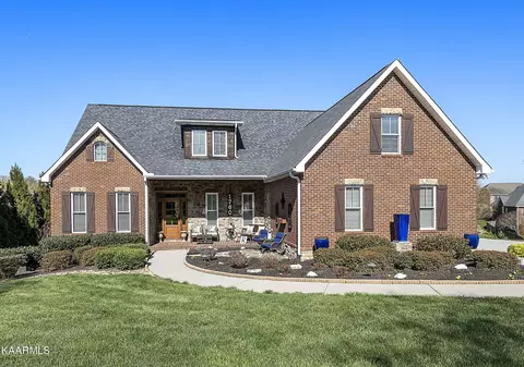 1760 Inverness Dr, Maryville, TN 37801