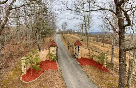 1240 Grape Rough Rd, Oneida, TN 37841 photo 2