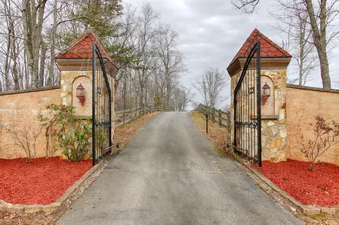 1240 Grape Rough Rd, Oneida, TN 37841 photo 3