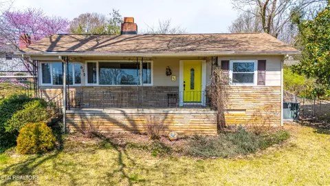 612 Pennsylvania Ave, Oak Ridge, TN 37830