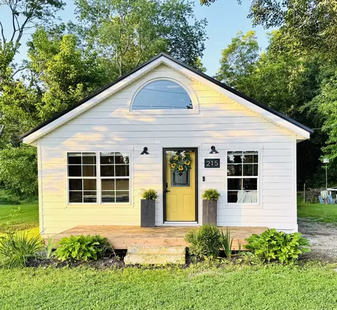 215 W College St, Bradford, TN 38316