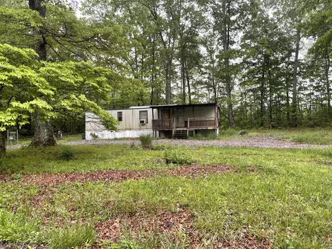 40 Kendra Ln, Pikeville, TN 37367