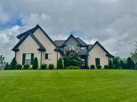 2097 Hawkwell Cir, Hendersonville, TN 37075