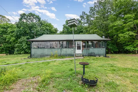 3144 N Hinton Rd, Clarksville, TN 37043
