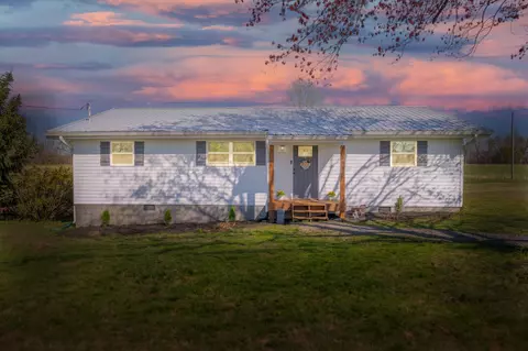 643 Reeves Rd, Trenton, GA 30752