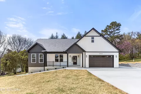 2009 Mountair Dr, Knoxville, TN 37924