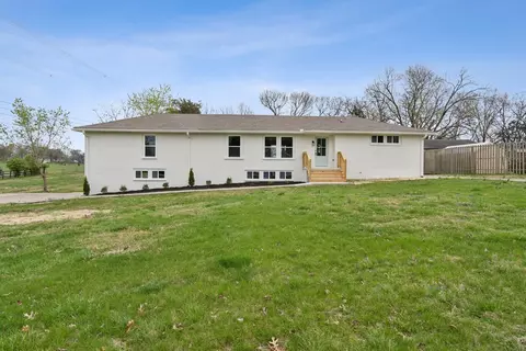 1332 Rivermont Dr, Gallatin, TN 37066