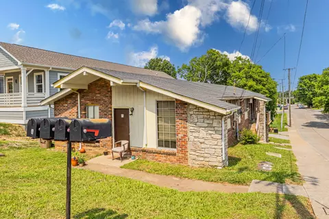 902 32nd Ave N, Nashville, TN 37209