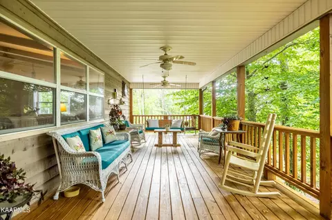 202 E Cove Dr, Greenback, TN 37742 photo 9