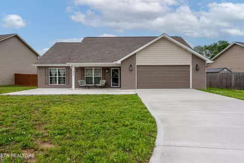 217 Horton Ln, Maryville, TN 37803