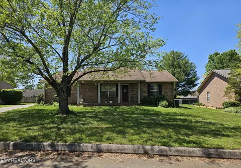 1435 Peabody Dr, Maryville, TN 37803
