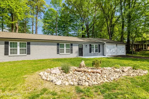 5107 NW Cumberland Wood Dr, Knoxville, TN 37921