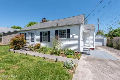 200 Boxwood Ave, Alcoa, TN 37701
