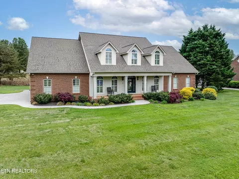 1111 Stonehenge Dr, Maryville, TN 37803