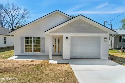 811 Bungalow St, Maryville, TN 37801