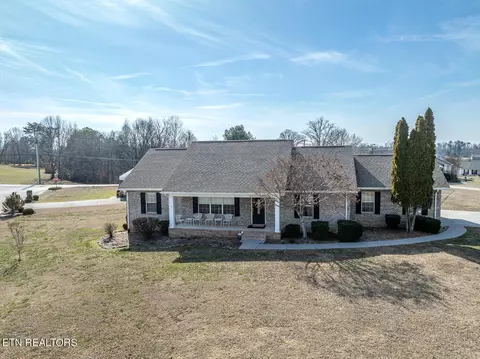 2721 Lady Bug Ln, Maryville, TN 37803